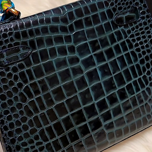 Genuine leather crocodile embossed bag - Picture 7 of 13